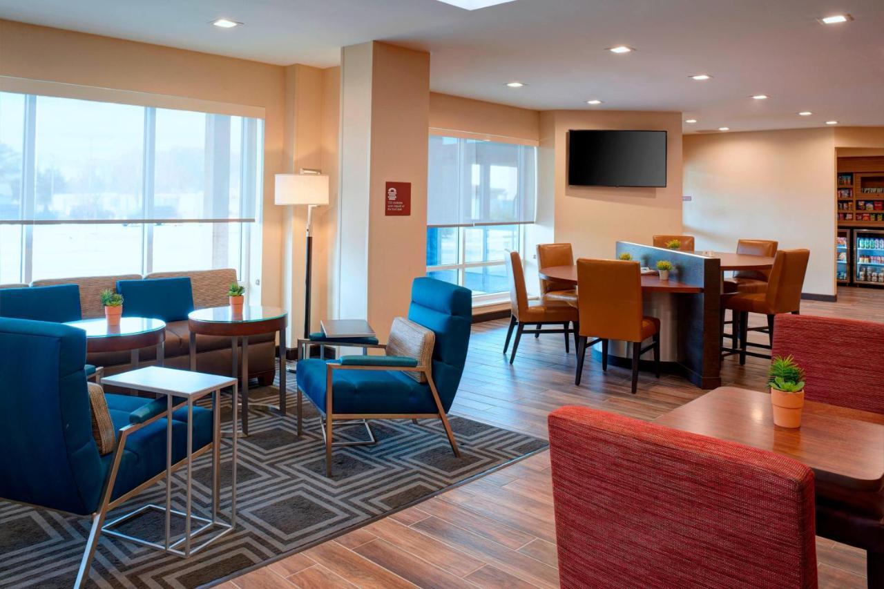 Towneplace Suites By Marriott Grand Rapids Airport Extérieur photo